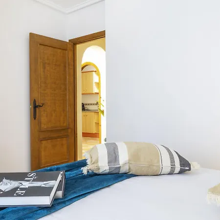 Groundfloor Pink Torrevista 2 *