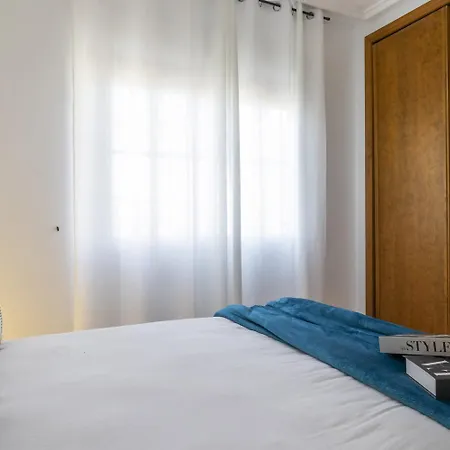 Groundfloor Pink Torrevista 2 - Winter By The Sea * טורבייחה