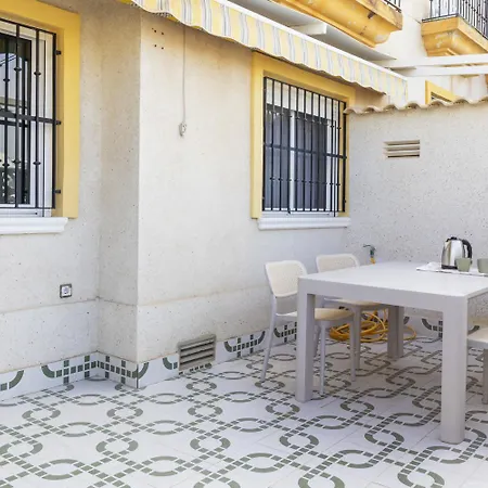 Groundfloor Pink Torrevista 2 - Winter By The Sea בית נופש