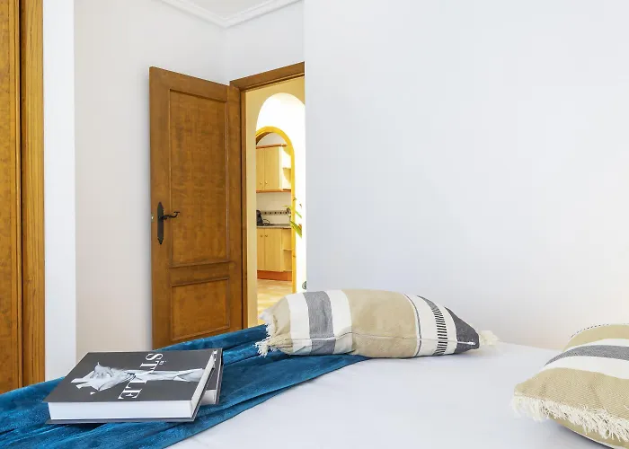 Groundfloor Pink Torrevista 2 *