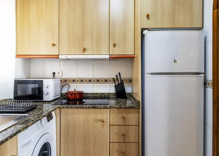 Groundfloor Pink Torrevista 2 *